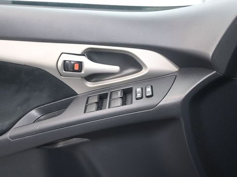 Used 2013 Toyota Matrix L image 11