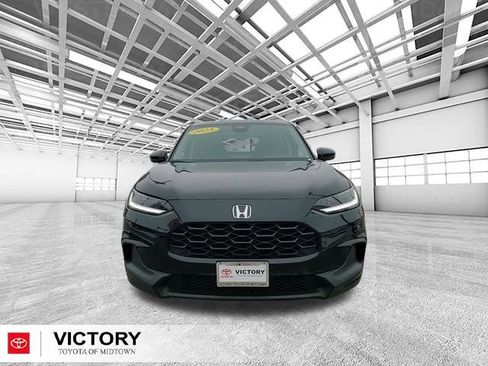 Used 2023 Honda HR-V LX image 9