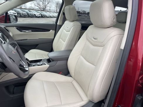 Used 2021 Cadillac XT6 Premium Luxury w/ LPO, Floor Liner Package image 12