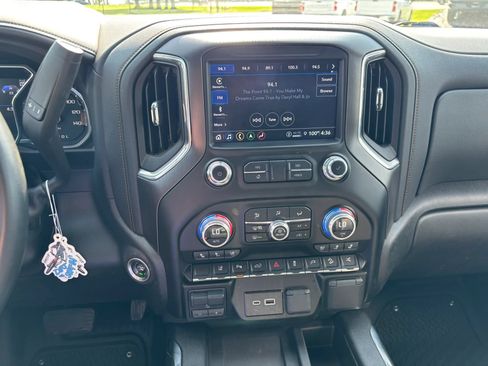 Used 2023 GMC Sierra 2500 AT4 w/ AT4 Premium Plus Package AWD/4WD image 24