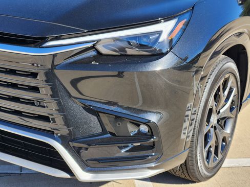 New 2026 Lexus TX 500h AWD image 5