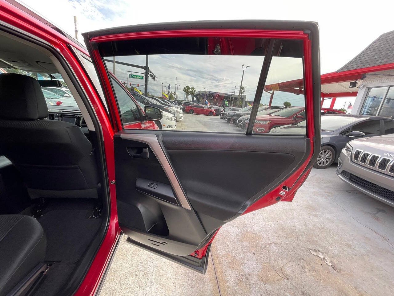 Used 2016 Toyota RAV4 LE FWD image 14