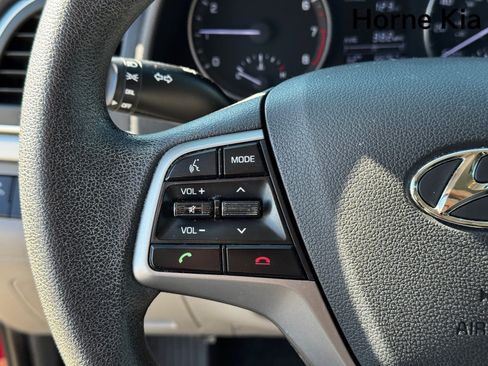 Used 2017 Hyundai Elantra SE image 18