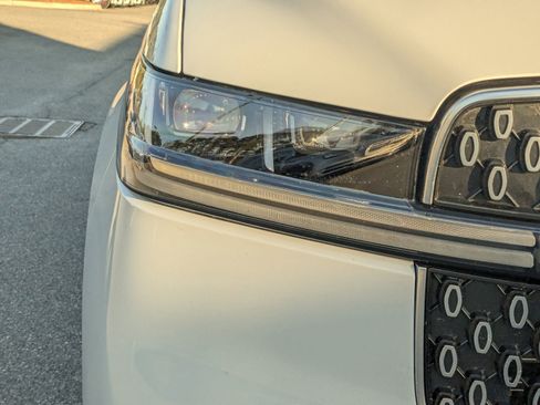 Certified 2025 Lincoln Navigator Reserve image 12