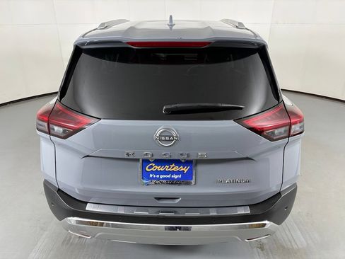 Used 2022 Nissan Rogue Platinum w/ Head-Up Display Package FWD image 7