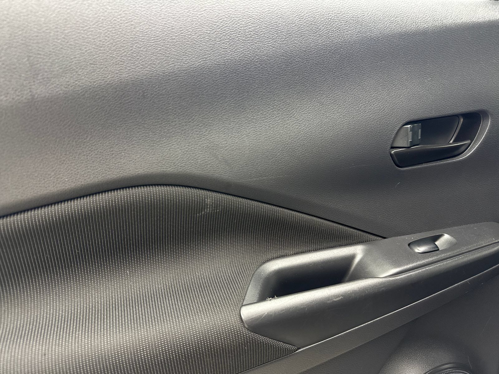 Used 2022 Nissan Kicks S FWD image 38