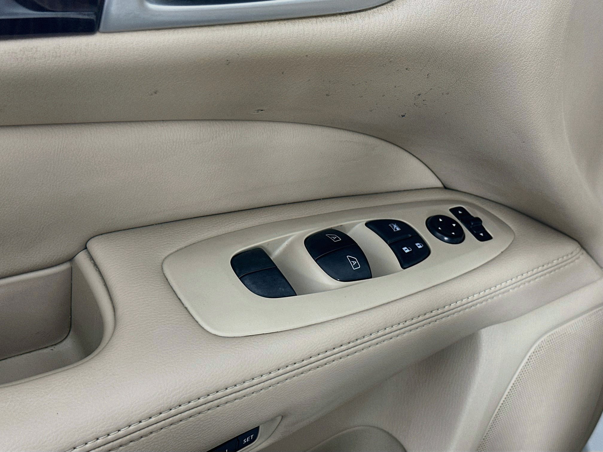 Used 2014 Nissan Pathfinder SL w/ SL Premium Package FWD image 15