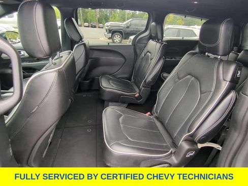 Used 2025 Chrysler Pacifica Limited FWD image 40