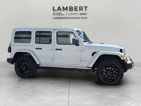Used 2024 Jeep Wrangler Unlimited Sahara AWD/4WD image 5