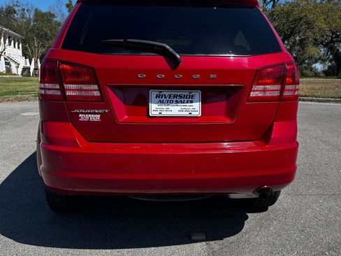 Used 2020 Dodge Journey SE w/ SE Popular Equipment Group image 4