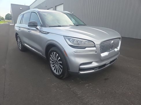 Used 2024 Lincoln Aviator 2WD w/ Premium Package image 18