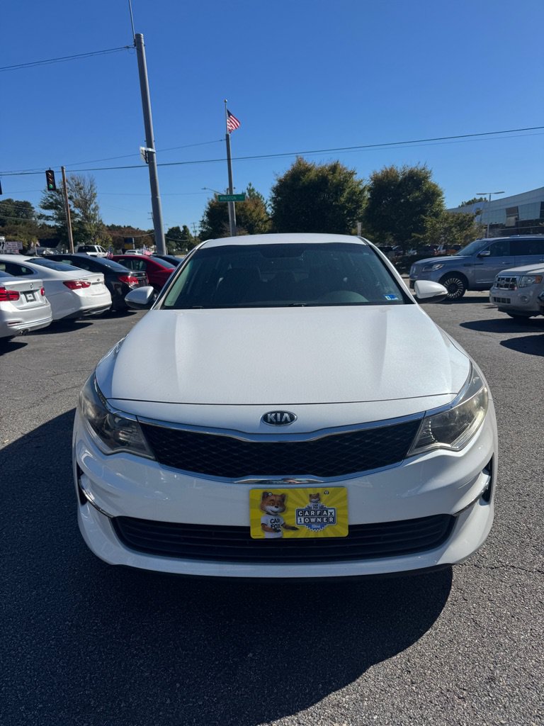Used 2017 Kia Optima LX FWD image 2