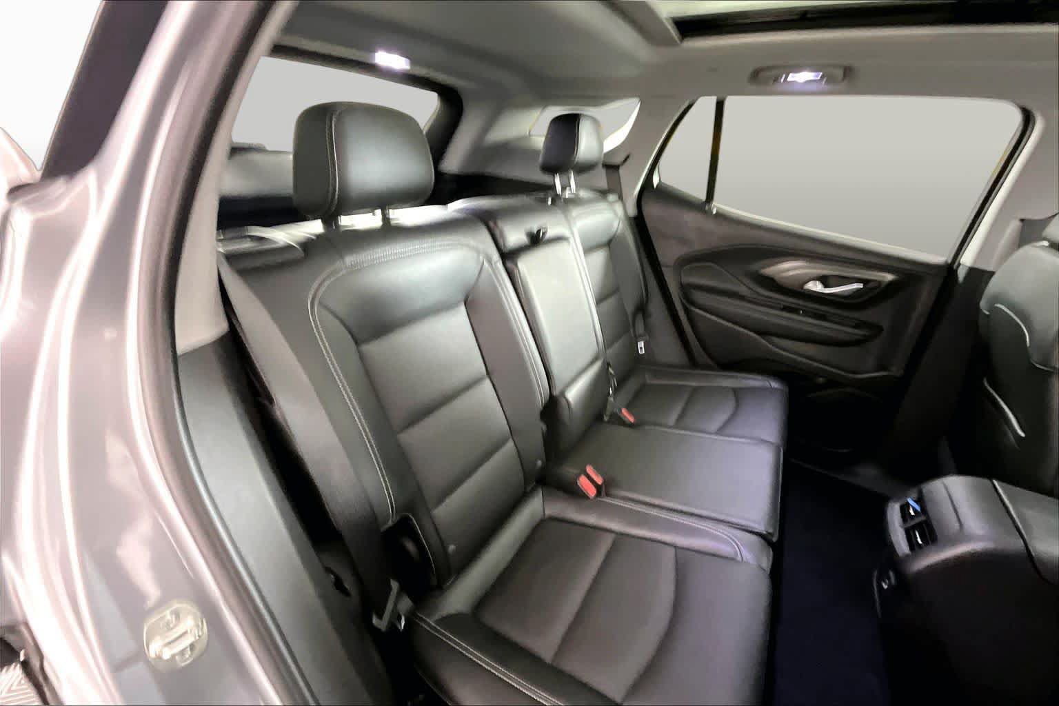 Used 2024 GMC Terrain SLT w/ Elevation Edition FWD image 18