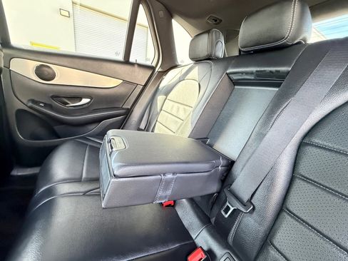 Used 2019 Mercedes-Benz GLC 300 GLC 300 w/ Parking Assistance Package image 17