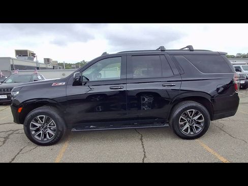 Used 2023 Chevrolet Tahoe Z71 w/ Luxury Package AWD/4WD image 5