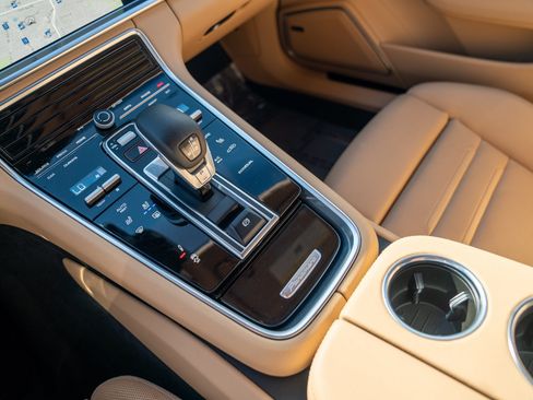 Certified 2023 Porsche Panamera 4 AWD/4WD image 22