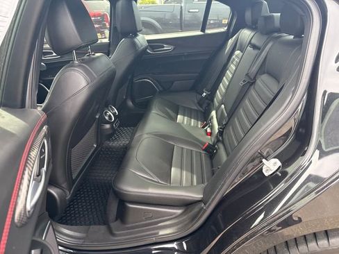 Used 2023 Alfa Romeo Giulia Estrema image 18