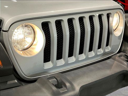 Used 2022 Jeep Wrangler Sport AWD/4WD image 30