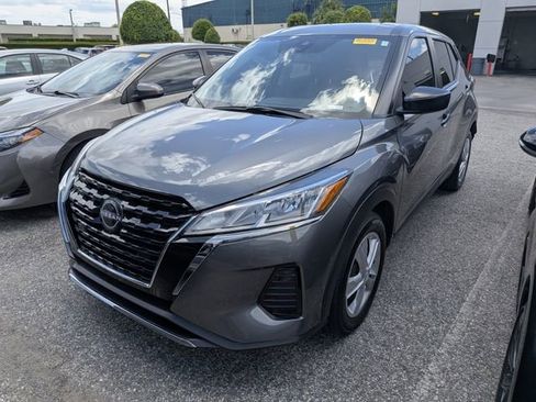 Used 2025 Nissan Kicks Play S FWD image 2