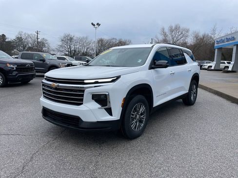 New 2026 Chevrolet Traverse LT w/ Driver Confidence Package image 3