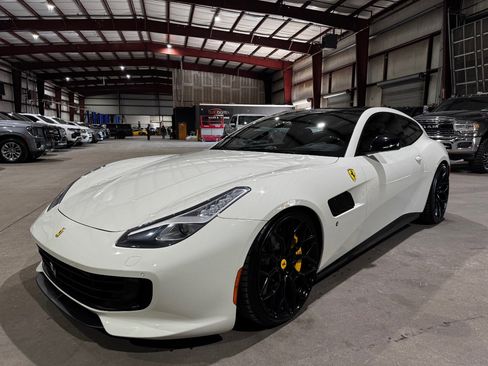 Used 2019 Ferrari GTC4Lusso T image 12
