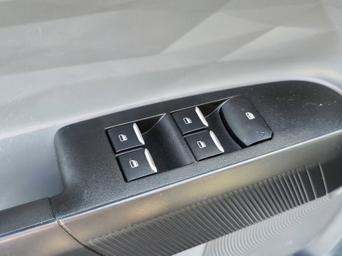 Used 2025 Ford Maverick XL image 13