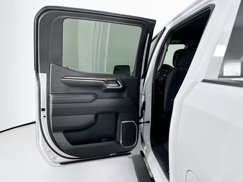 Used 2023 Chevrolet Silverado 1500 LT image 25