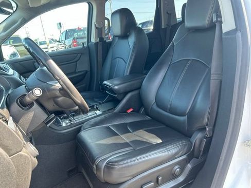 Used 2017 Chevrolet Traverse LT FWD image 14
