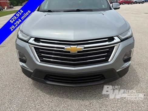 Used 2023 Chevrolet Traverse LT FWD image 9