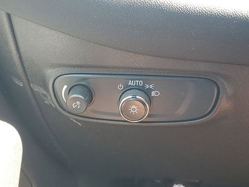 Certified 2023 Chevrolet Equinox RS w/ RS Leather Package FWD image 29