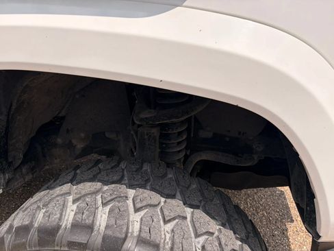 Used 2019 Toyota Tacoma SR5 RWD image 19