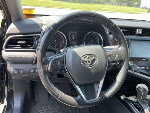 Used 2020 Toyota Camry SE FWD image 13