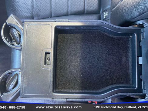 Used 2019 Mercedes-Benz GLC 300 4MATIC image 25