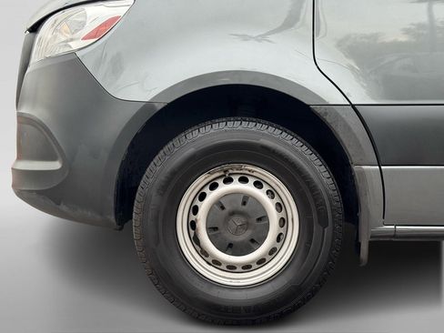 Used 2019 Mercedes-Benz Sprinter 2500 image 10