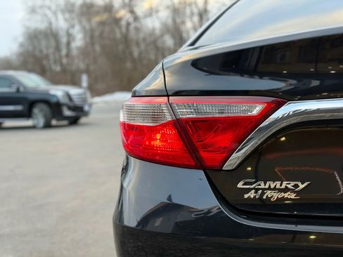 Used 2017 Toyota Camry LE image 30