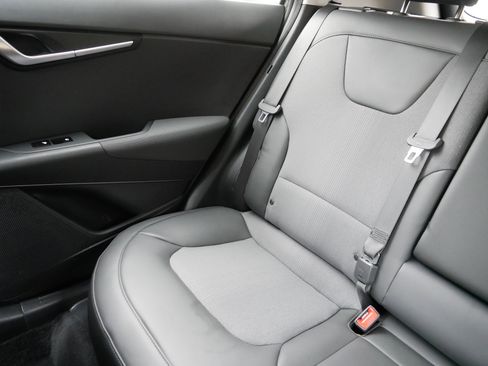 Certified 2023 Kia Niro EX w/ EX Cold Weather Package image 12