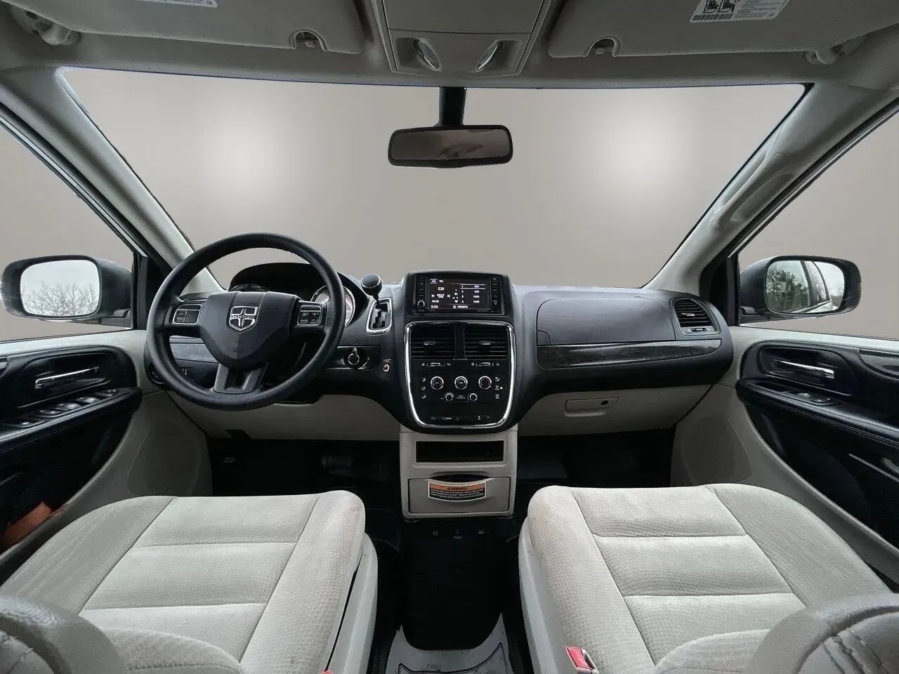 Used 2019 Dodge Grand Caravan SE w/ Power Convenience Group I FWD image 21