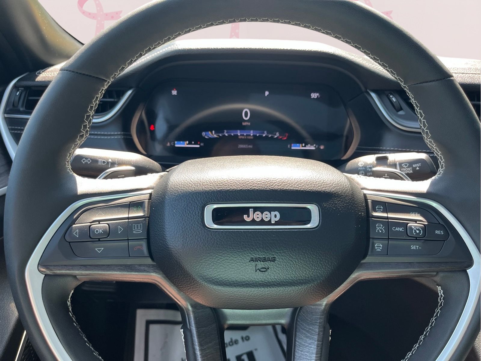 Certified 2025 Jeep Grand Cherokee Limited w/ Luxury Tech Group II AWD/4WD image 15