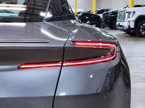 Used 2021 Aston Martin DB11 Coupe RWD image 36