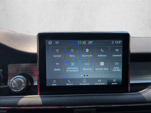 Used 2022 Lincoln Corsair AWD w/ Equipment Group 101A image 14
