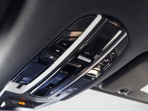 Used 2021 Porsche Cayenne AWD/4WD image 22