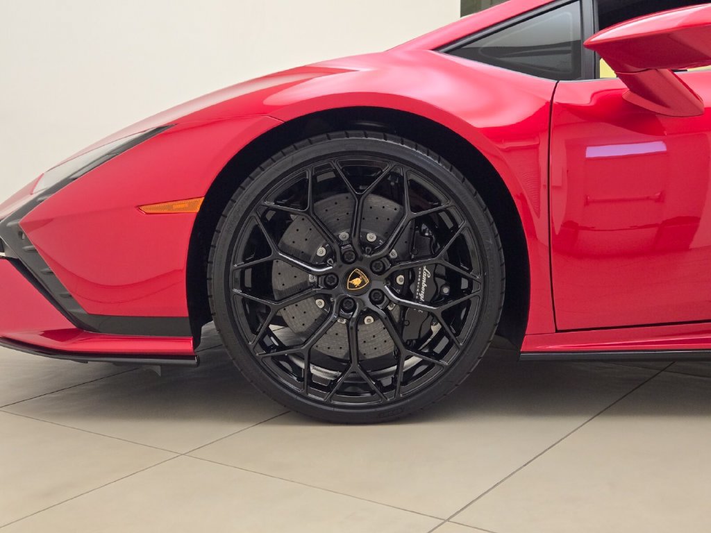 Used 2023 Lamborghini Huracan Tecnica RWD image 13