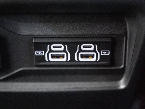 New 2025 Jeep Grand Cherokee Altitude image 32