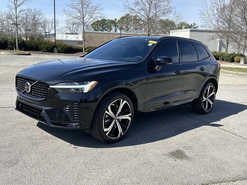 Used 2022 Volvo XC60 B6 R-Design image 3