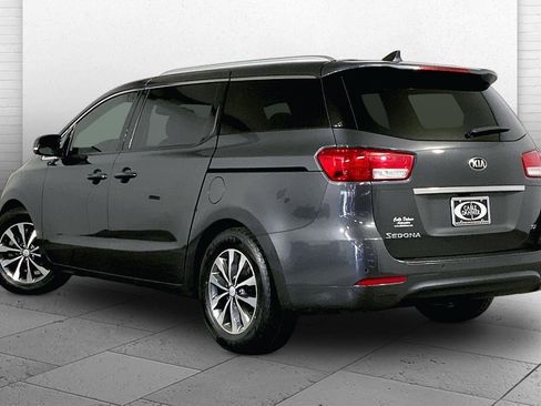Used 2018 Kia Sedona SX FWD image 11