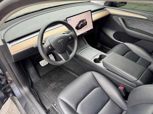 Used 2023 Tesla Model Y Performance AWD/4WD image 22