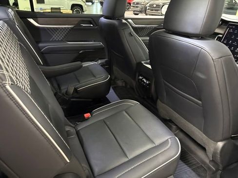Used 2024 GMC Acadia Denali FWD image 12