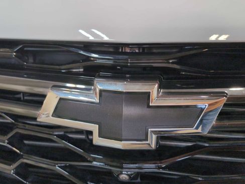 Used 2023 Chevrolet Traverse RS image 32