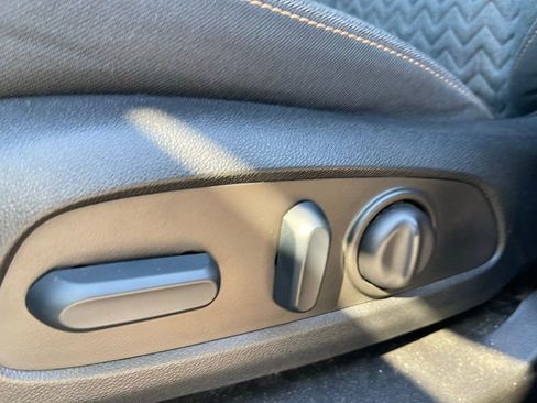 Used 2022 Chevrolet Equinox LT image 16