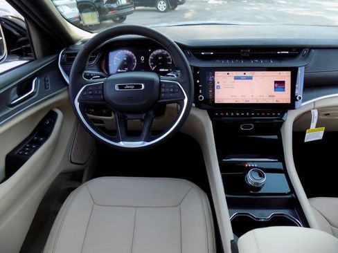 New 2026 Jeep Grand Cherokee Limited w/ Limited Altitude Package image 12